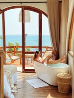 Glæsilegt herbergi | Sérhannaðar innréttingar, sérvalin húsgögn, skrifborð