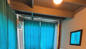 2 sovrum, strykjärn/strykbräda och sängkläder