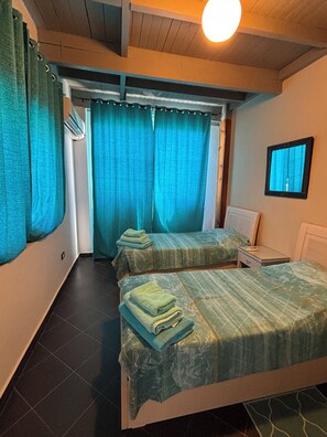 2 Schlafzimmer, Bügeleisen/Bügelbrett, Bettwäsche