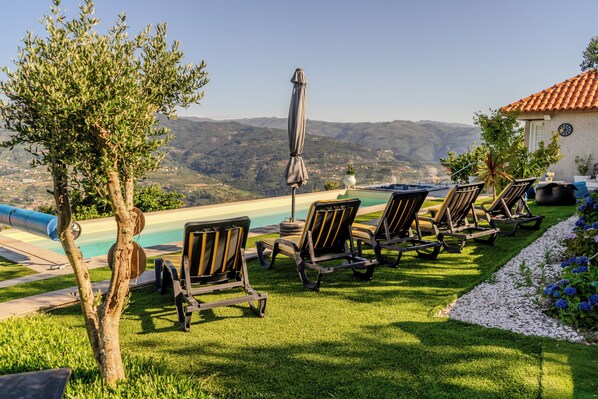 Pool - Double Room at Paradise Farm in Douro (Santa Cruz do Douro)