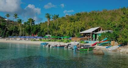 New Spacious 3/2 Top Floor Ocean Views & Balcony