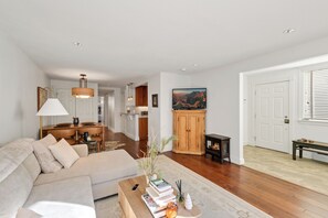 Living area - Columbine B | Walk-to-Everything Downtown Telluride Condo (Telluride)