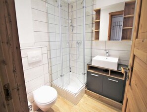 House | Bathroom - Skandinavisches Ferienhaus in Mirow (Mirow)