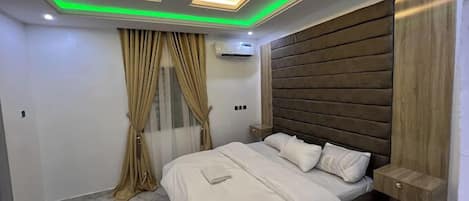 Deluxe Room, Balcony, City View