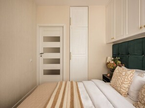 1 habitación, escritorio, tabla de planchar con plancha y wifi gratis 