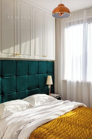 2 quartos, ferros/tábuas de passar roupa, acesso à internet