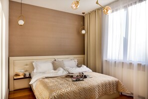 2 bedrooms, iron/ironing board, Internet, bed sheets