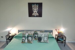2 bedrooms, iron/ironing board, WiFi, bed sheets - Downtown Apartment  (Catania)