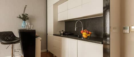 Refrigerador, microondas, parrilla de estufa y lavavajillas