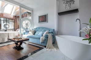 Iron/ironing board, free WiFi