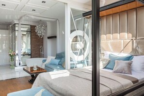 Iron/ironing board, free WiFi