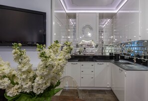 Interior - Glossy 2-bed apartment (Kraków)