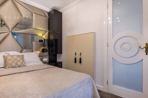 1 habitación, escritorio, tabla de planchar con plancha y wifi gratis 