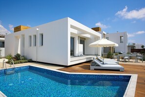 Pool - Super Beach Villa 2 bedrm (204)
Modern villa HEATED Pool, Villas for Groups (2) (Chorakas)