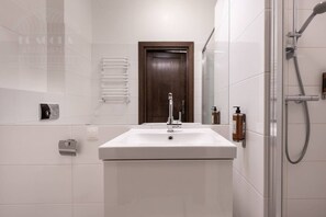 Hair dryer, soap - Poppy studio with balcony (Kraków)