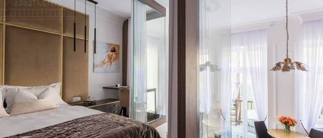 1 habitación, escritorio, tabla de planchar con plancha y wifi gratis
