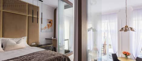 1 habitación, escritorio, tabla de planchar con plancha y wifi gratis