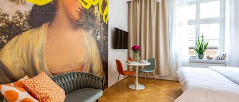 Iron/ironing board, WiFi (free), bed sheets