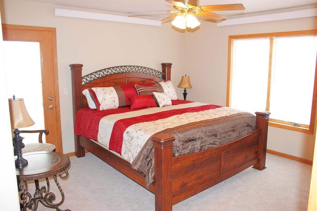 3 bedrooms, WiFi, bed sheets
