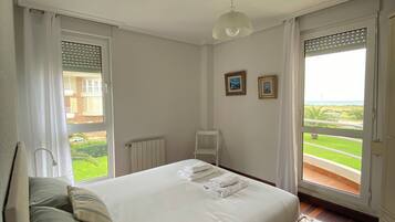 2 quartos, ferros/tábuas de passar roupa, Wi-Fi, roupa de cama