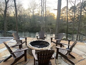 Terrace/patio - Riverbend Serenity Cabins (Pangburn)
