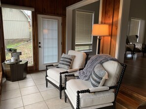Deluxe Cabin, 3 Bedrooms, Non Smoking, River View | Balcony - Riverbend Serenity Cabins (Pangburn)