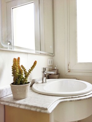 Hair dryer, shampoo - Entre Olas y Calles con Parking Gratis by Wehomes (Santander)
