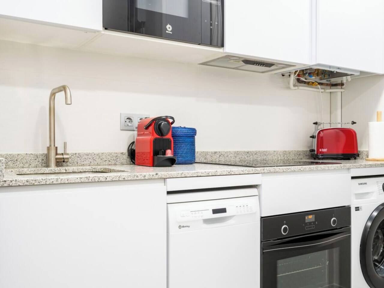 Coffee/tea maker, fridge, microwave, oven