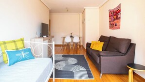 TV - Apartamento en Entrambasaguas Centro (Entrambasaguas)