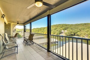 Apartment (3 Bedrooms) | Interior - Waterfront Lazy Days Condo w/ Views & Pool Access! (Osage Beach)