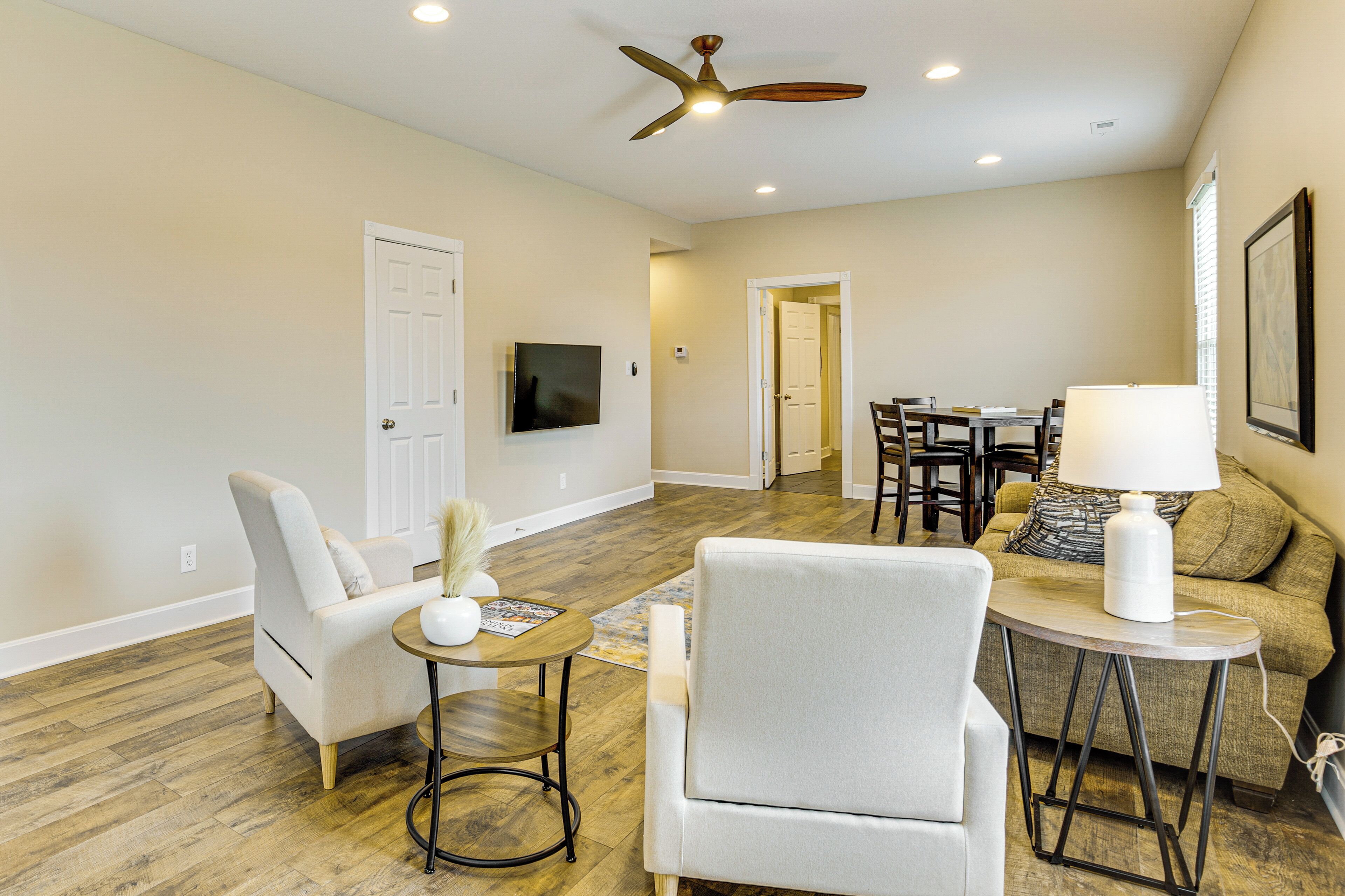 House (4 Bedrooms) | Interior
