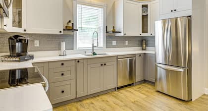 Walk Downtown: Historic Home in Excelsior Springs