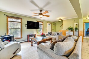 House (4 Bedrooms) | Interior
