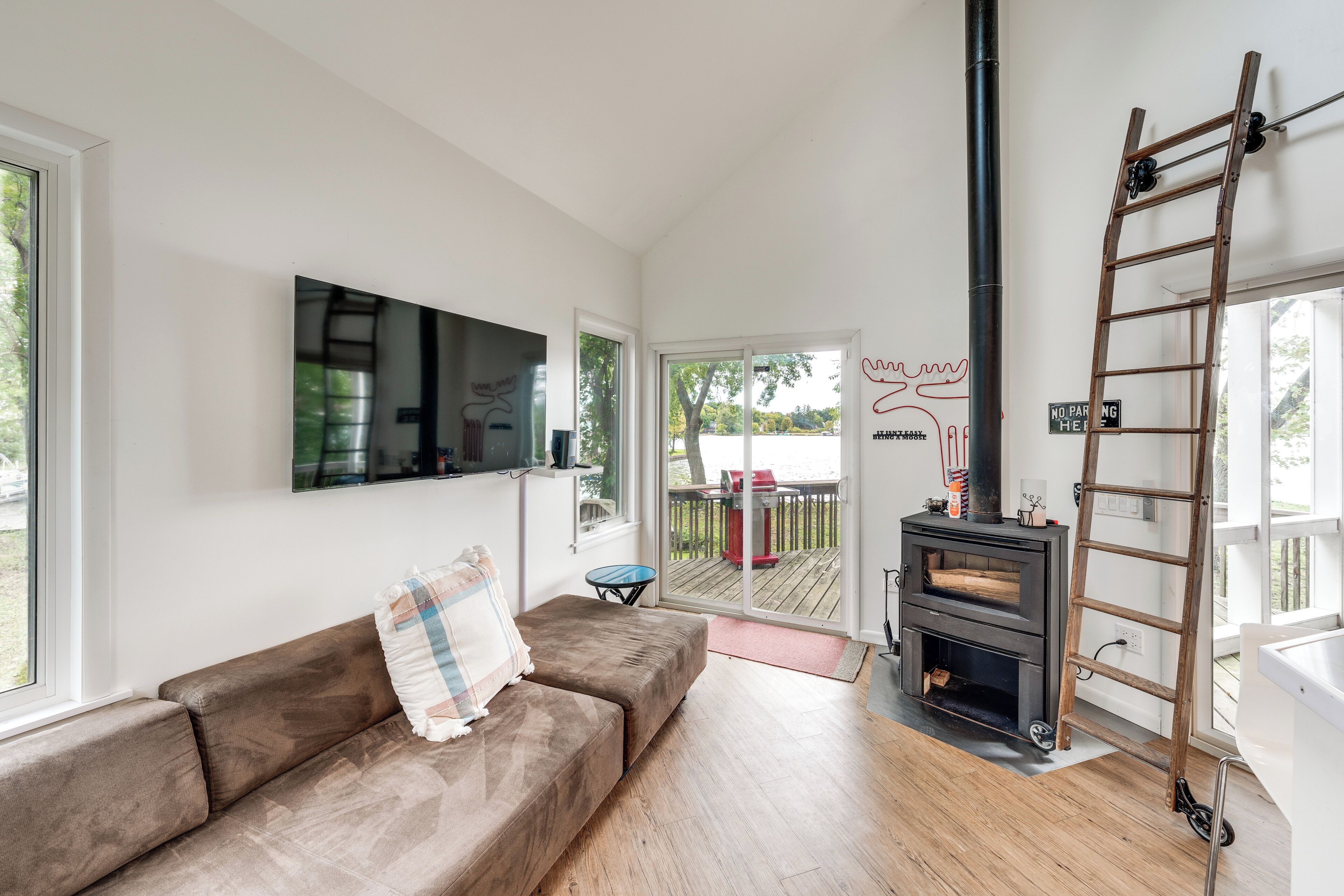 House (2 Bedrooms) | Interior