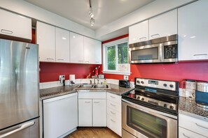 House (2 Bedrooms) | Interior