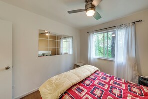 House (2 Bedrooms) | Interior - Island Retreat on Pistakee Lake: Deck & Gas Grill! (Fox Lake)