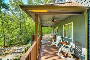 House (3 Bedrooms) | Interior - 9 Mi to Lake Burton: Cabin w/ Deck Near Helen (Clarkesville)