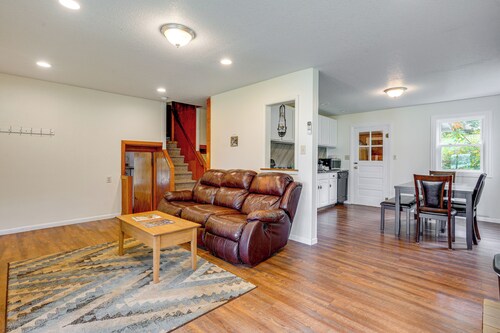 Webster Lake Home w/ Patio ~ 3 Mi to Town!