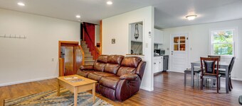 Webster Lake Home w/ Patio ~ 3 Mi to Town!