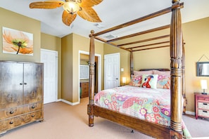 House (4 Bedrooms) | Interior - Beachfront Home w/ Deck + Views in Freeport! (Freeport)