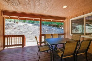 Interior - Groveland Vacation Rental Near Pine Mountain Lake! (Groveland)