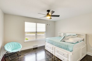 House (5 Bedrooms) | Interior