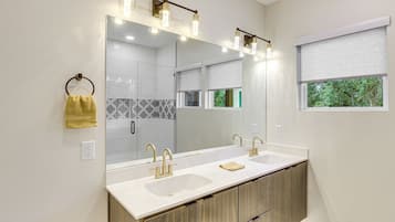 Rumah (5 Bedrooms) | Interior