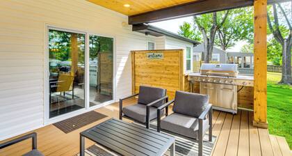 Stylish & Modern Lenexa Haven w/ Fire Pit & Deck!