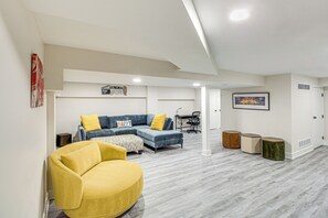 House (5 Bedrooms) | Interior