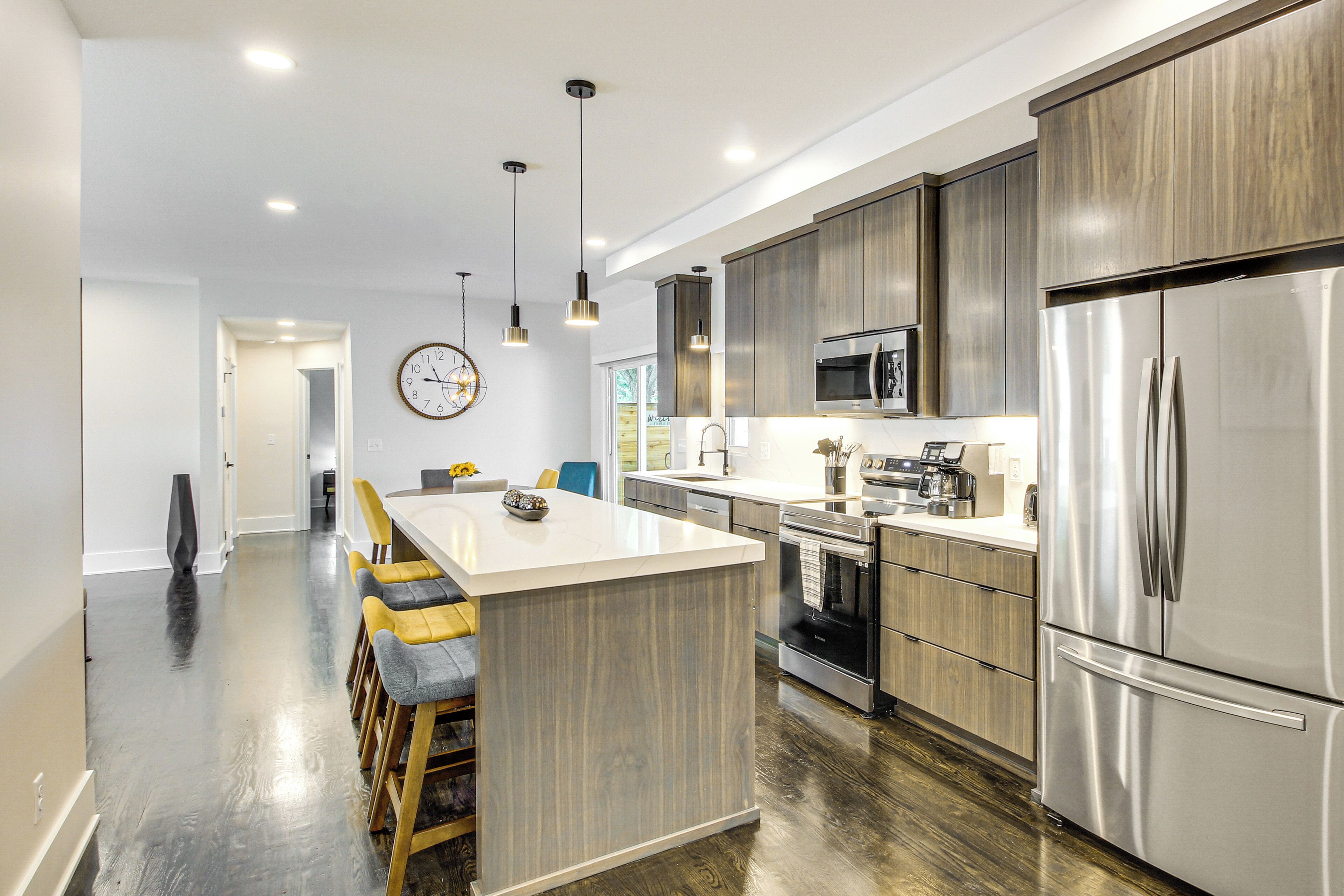 House (5 Bedrooms) | Interior