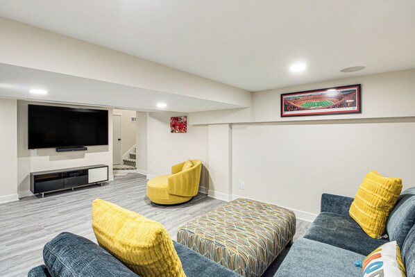 House (5 Bedrooms) | Interior