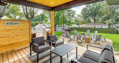Stylish & Modern Lenexa Haven w/ Fire Pit & Deck!