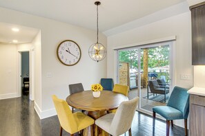 House (5 Bedrooms) | Interior