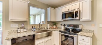 Pet-friendly Home in Monroe: Deck, Grill & Yard!